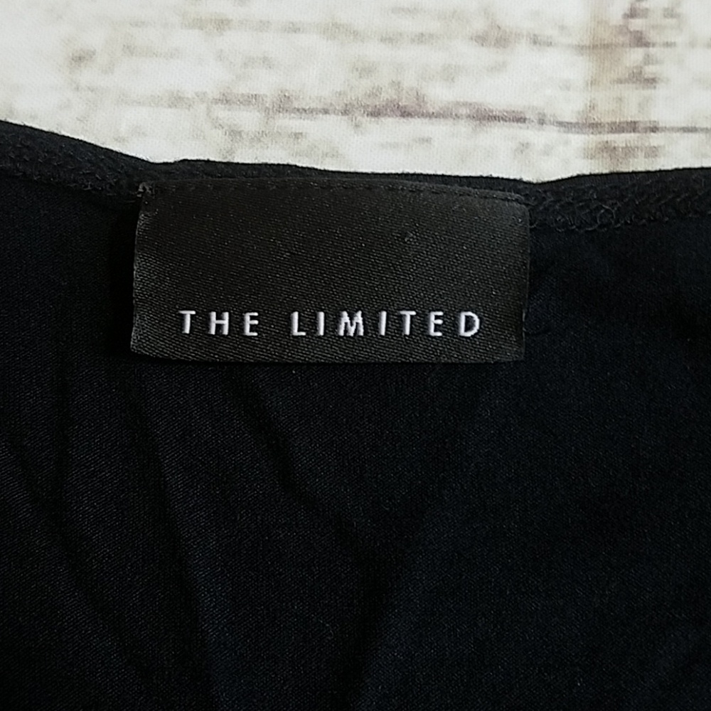 The Limited sleeveless blouse. - Picture 4 of 8